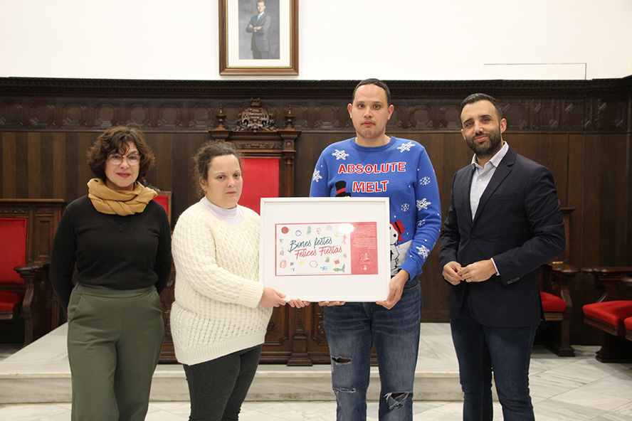 Dos usuarios de Socoltie participan en el diseño de la postal navideña del alcalde de Sagunto